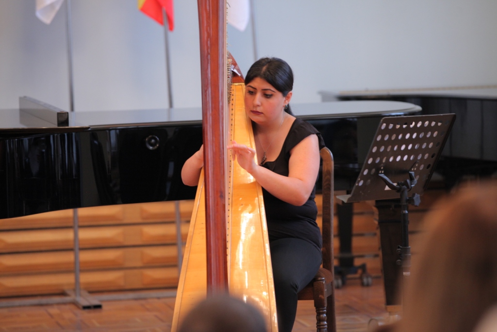 Aida Muradyan harp Concert day